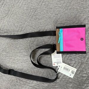 🍋Lululemon Pink and Brown ever ready Crossbody wallet